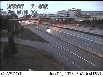 I-405 at MP 13.8: NE 8th St