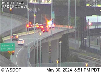 Traffic Cam I-5 at MP 133.6: Pacific Ave (Tacoma)