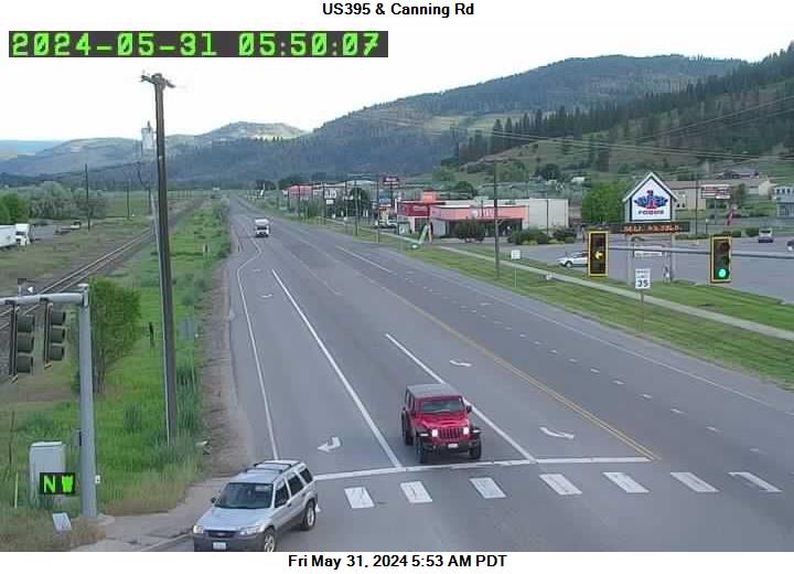 Traffic Cam US 395 at MP 230.6: Colville - Canning Dr
